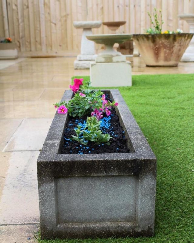 Our beautiful planters!

Designed to weather beautifully or you can keep them sparkly and new ~ the choice is yours 😉

#minsterstonequality